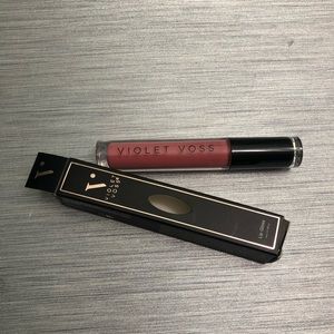 Violet Voss lip gloss adore